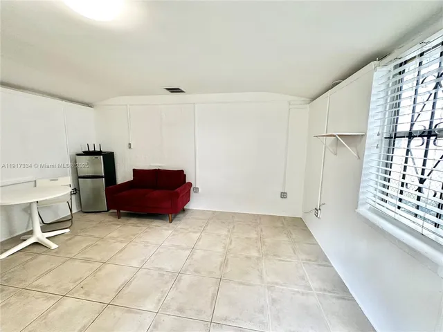 $1,300 | 3085 Elizabeth Street, Unit 2, Miami, FL 33133