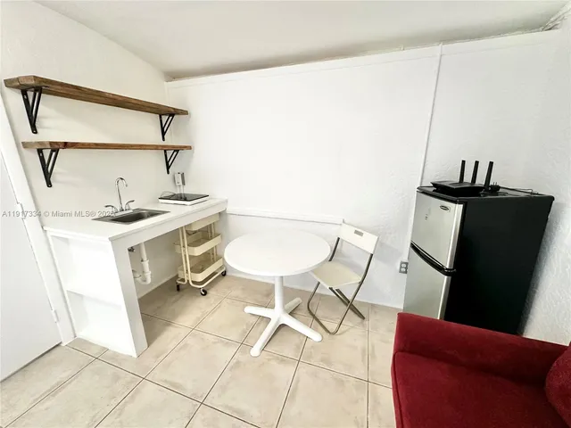 $1,300 | 3085 Elizabeth Street, Unit 2, Miami, FL 33133