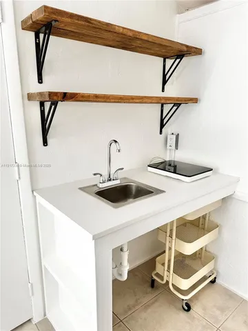 $1,300 | 3085 Elizabeth Street, Unit 2, Miami, FL 33133