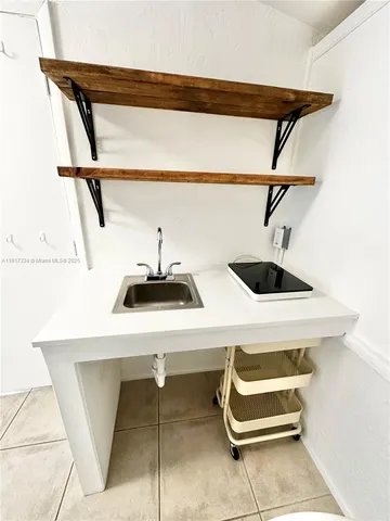 $1,300 | 3085 Elizabeth Street, Unit 2, Miami, FL 33133