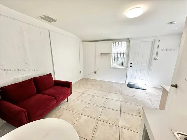 $1,300 | 3085 Elizabeth Street, Unit 2, Miami, FL 33133