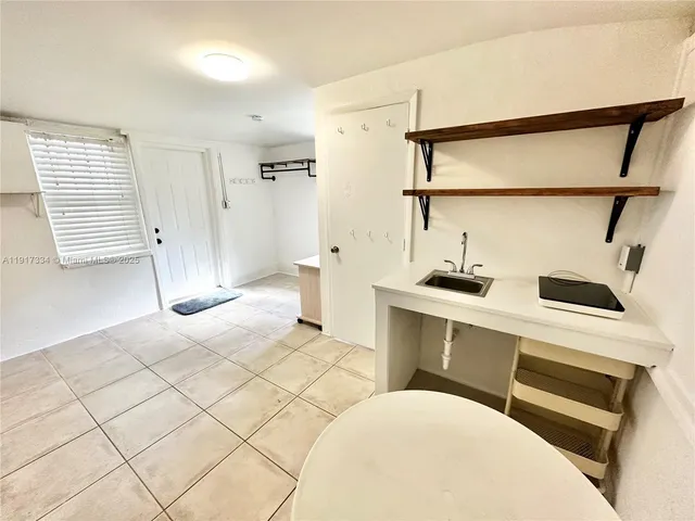 $1,300 | 3085 Elizabeth Street, Unit 2, Miami, FL 33133