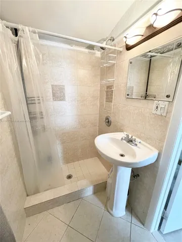 $1,300 | 3085 Elizabeth Street, Unit 2, Miami, FL 33133