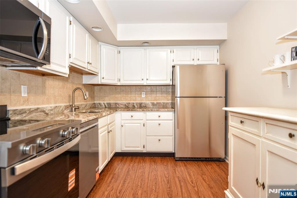 10 South Irving Street, Unit 9B Ridgewood, NJ 07450 - Photo 16 of 39 Gallery Image 16