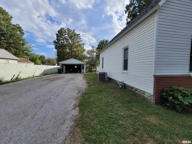 $95,000 | 405 St Clair Street, Odin, IL 62870