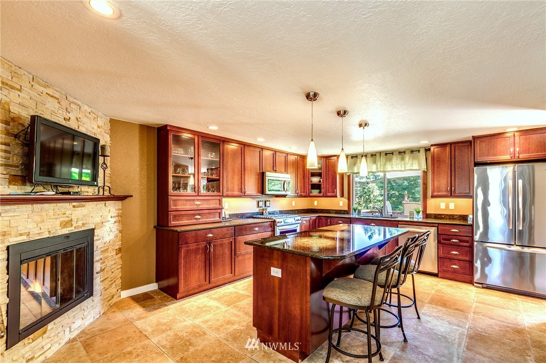 14706 167th Place Southeast Renton, WA 98059 - Photo 4 of 25 Gallery Image 4