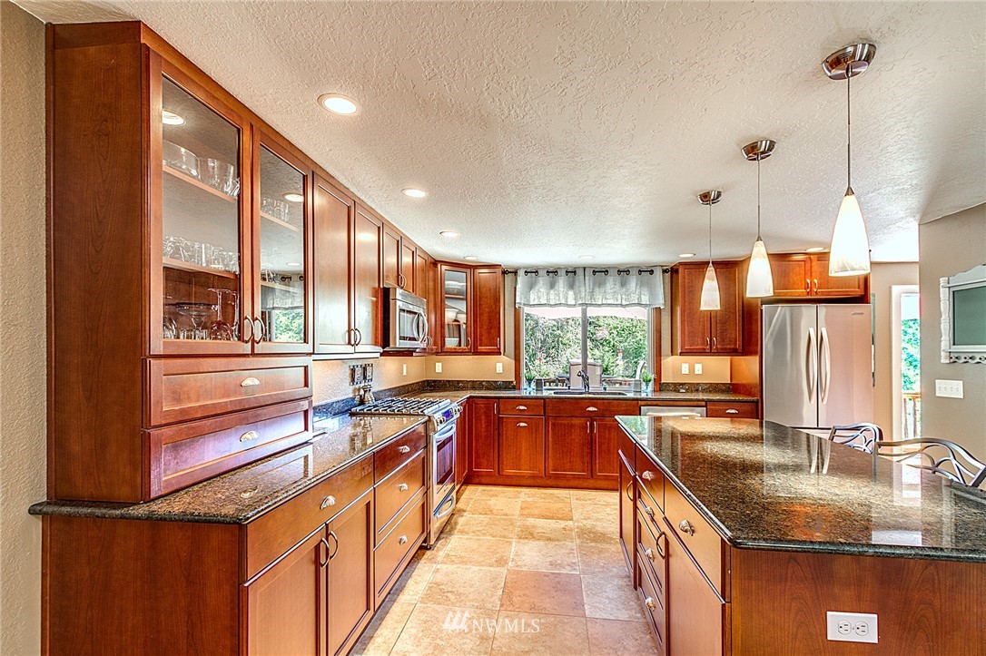 14706 167th Place Southeast Renton, WA 98059 - Photo 5 of 25 Gallery Image 5