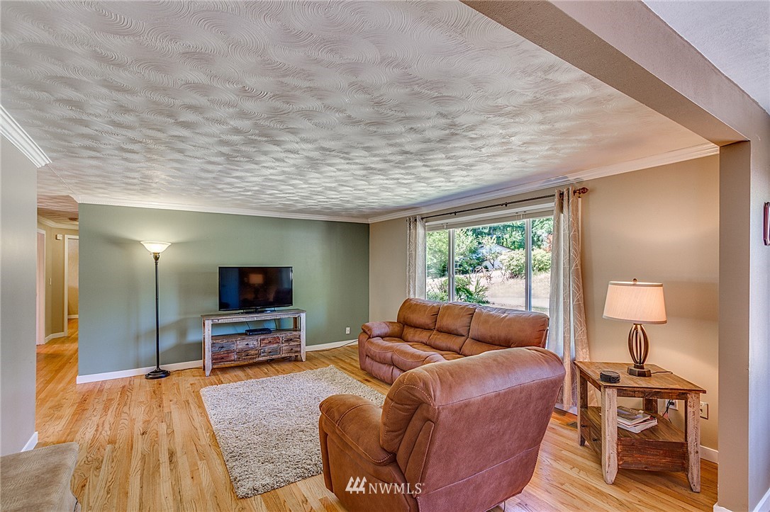 14706 167th Place Southeast Renton, WA 98059 - Photo 8 of 25 Gallery Image 8