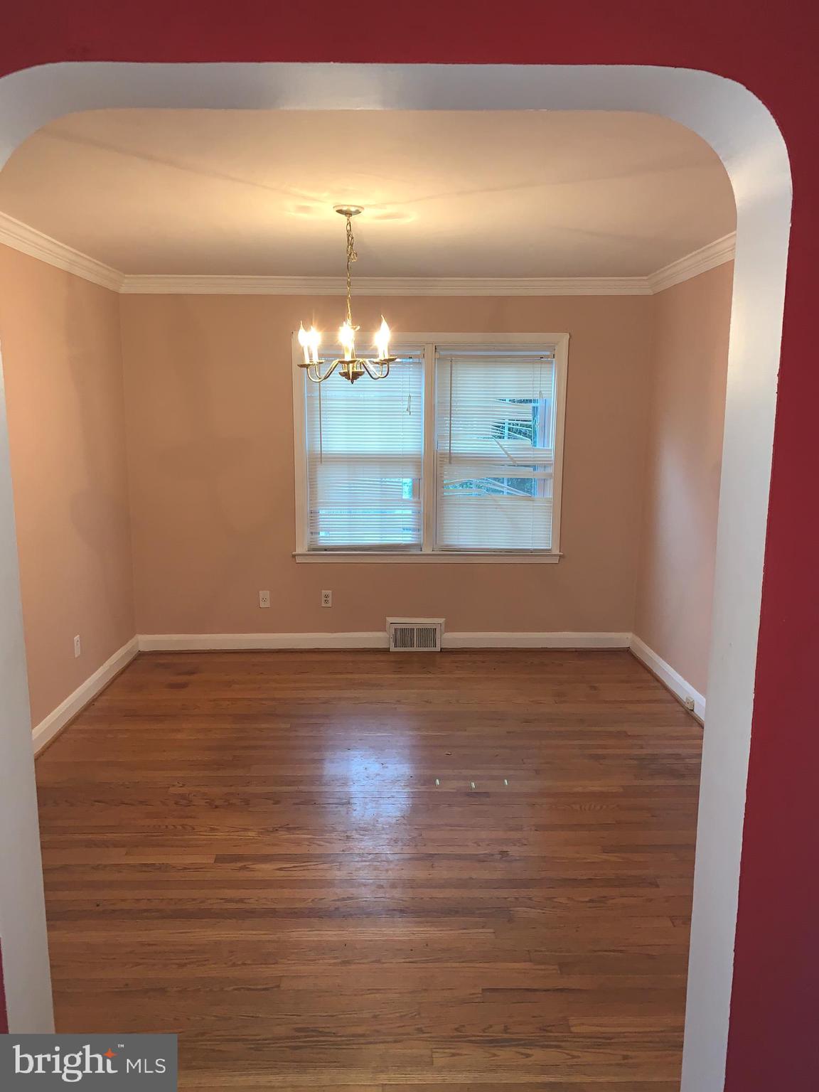 8109 Pleasant Plains Road Towson, MD 21286 - Photo 4 of 19