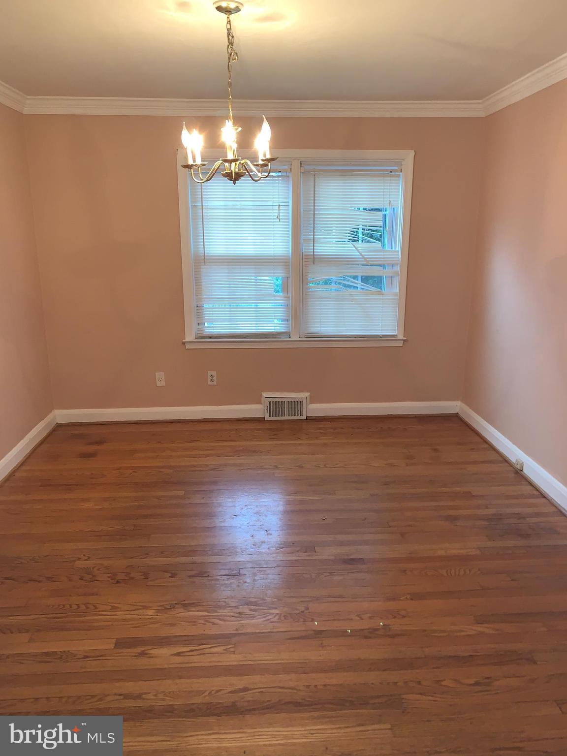 8109 Pleasant Plains Road Towson, MD 21286 - Photo 5 of 19