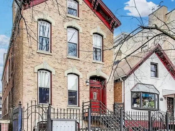 $2,200 | 1509 West Thomas Street, Unit 2F, Chicago, IL 60642