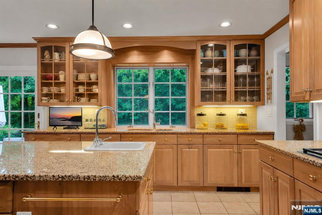 19 Forest Street Alpine, NJ 07620 - Photo 11 of 37 Gallery Image 11
