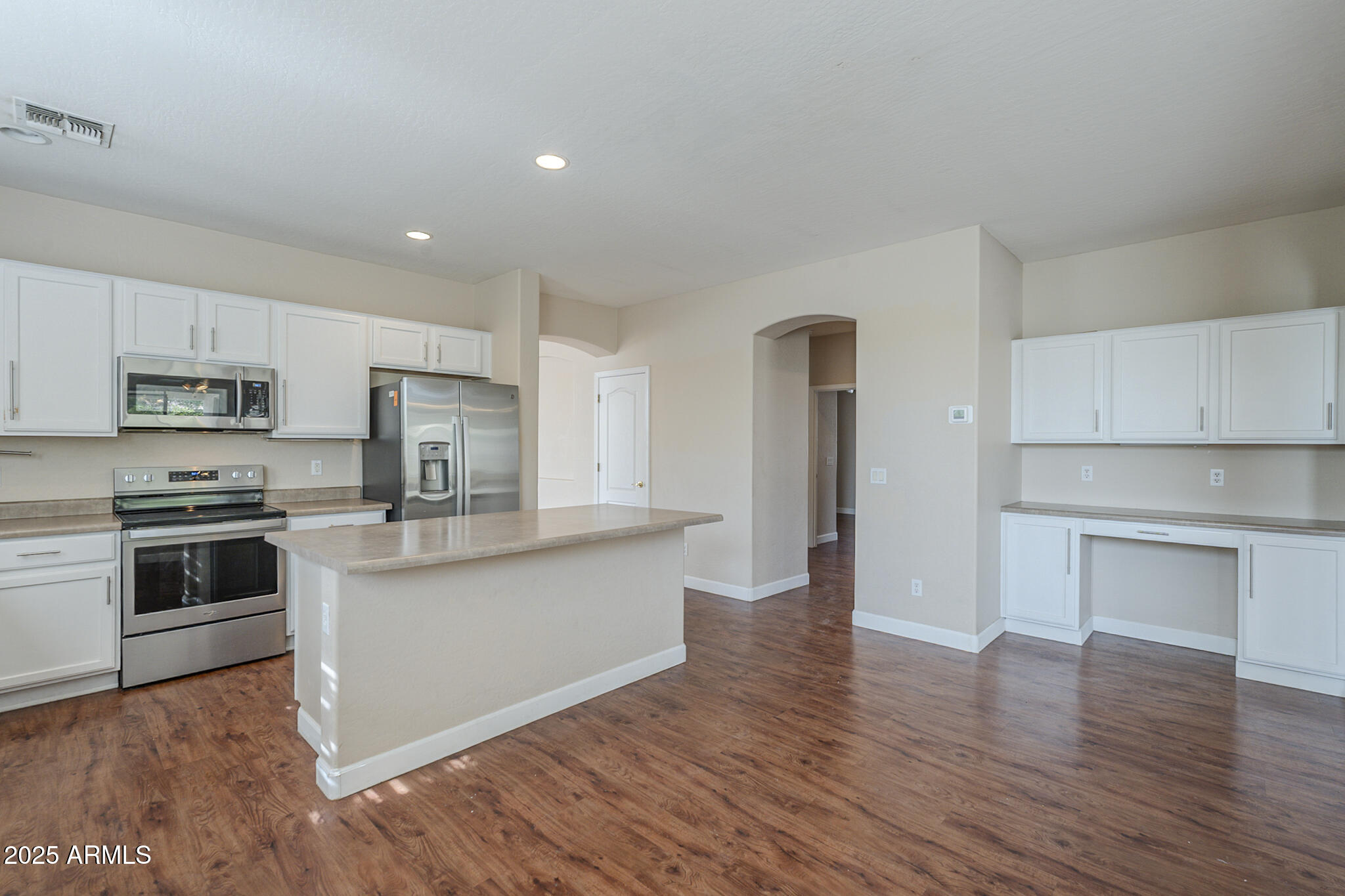 15902 West Hearn Road Surprise, AZ 85379 - Photo 8 of 73 Hearn-14