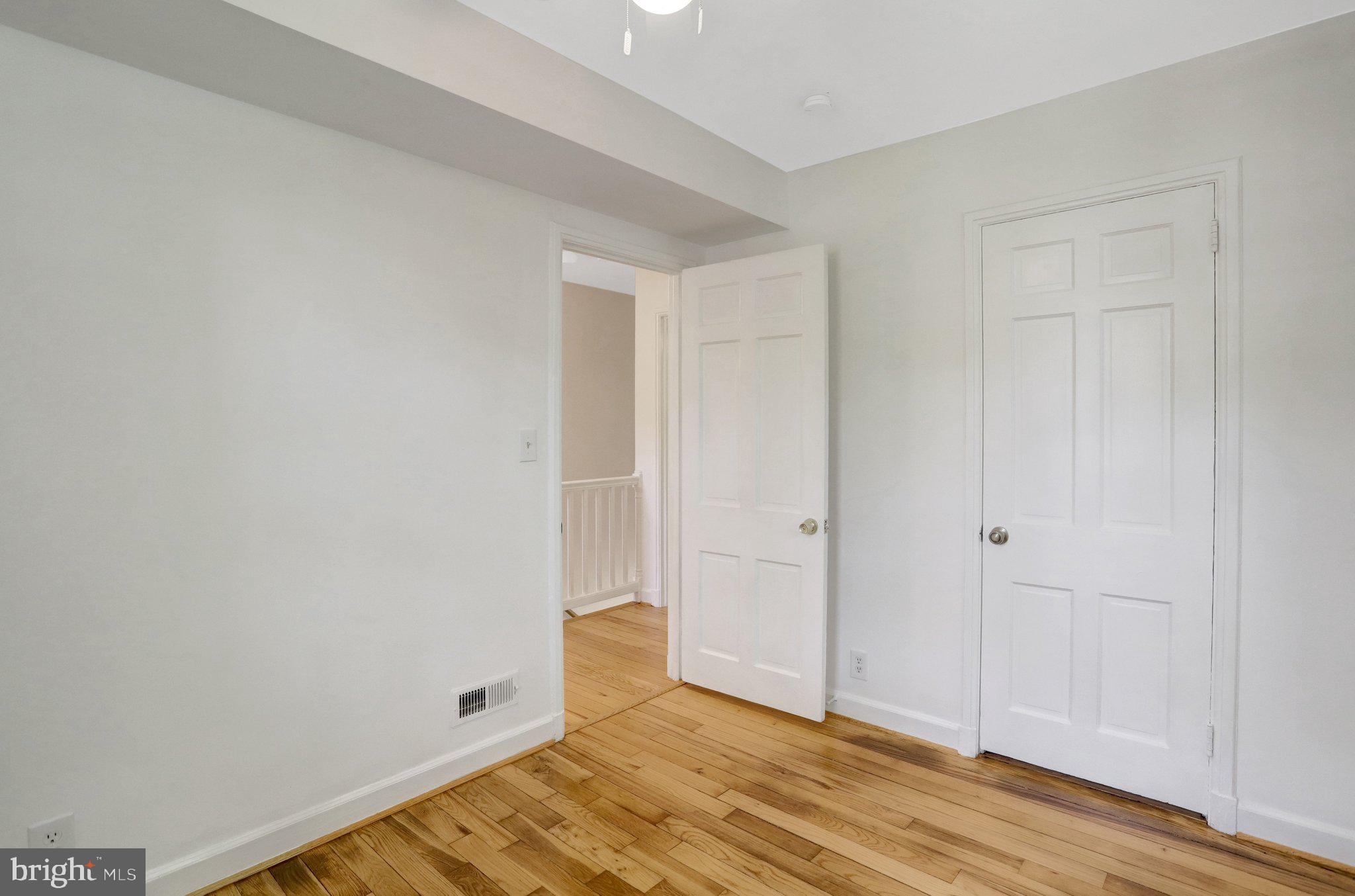 4837 27th Road South Arlington, VA 22206 - Photo 21 of 34 a view of room