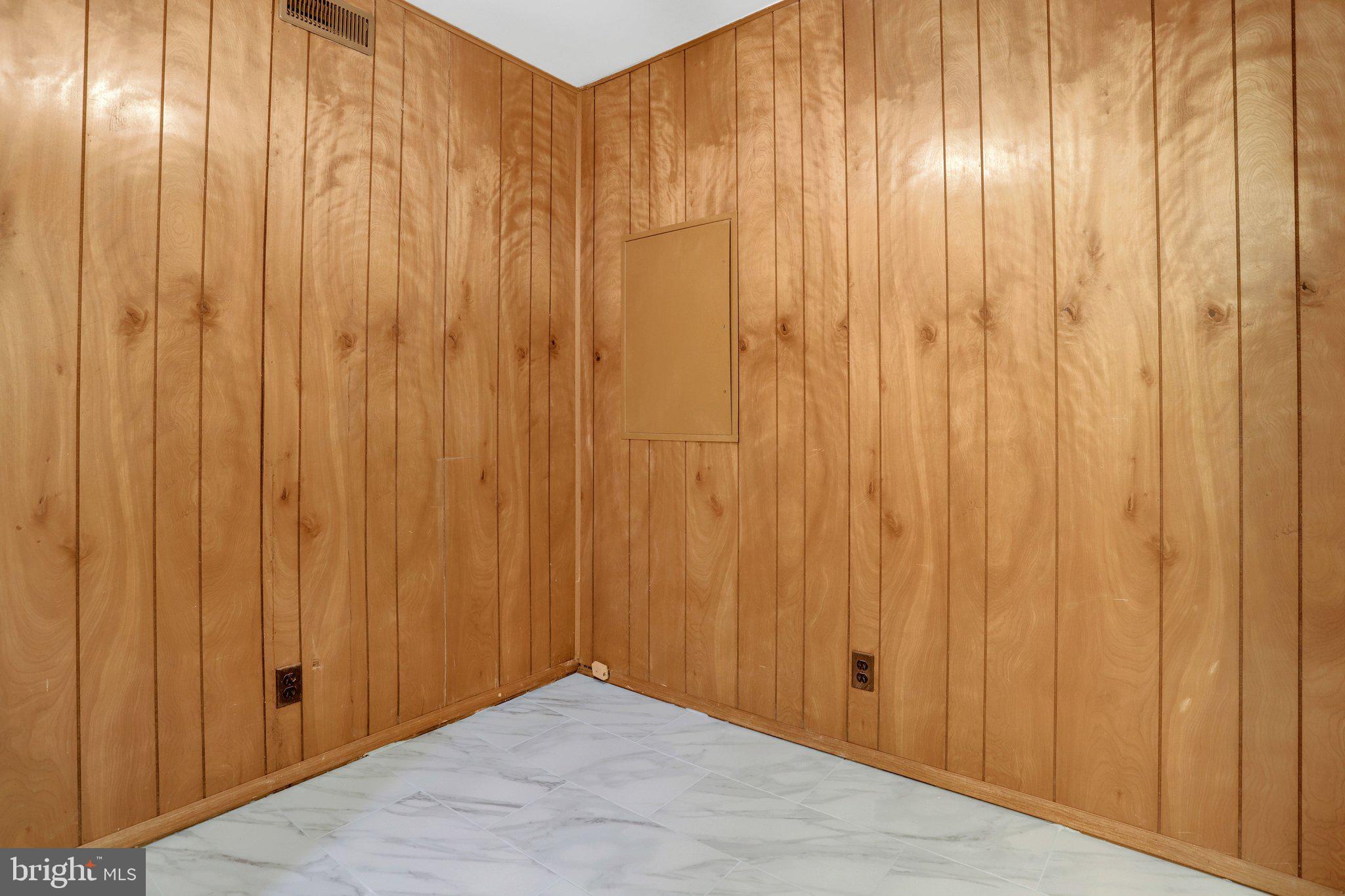 4837 27th Road South Arlington, VA 22206 - Photo 28 of 34 a view of wooden floor