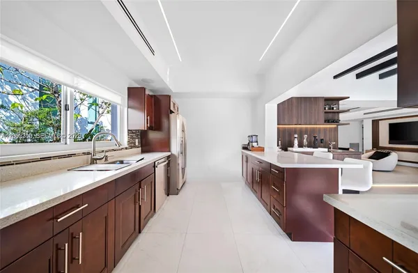 $10,000 | 3531 Southwest 1st Avenue, Miami, FL 33145