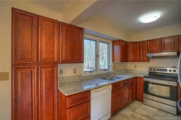 $2,500 | 20 Pons Road, Unit 20, Groton, CT 06355