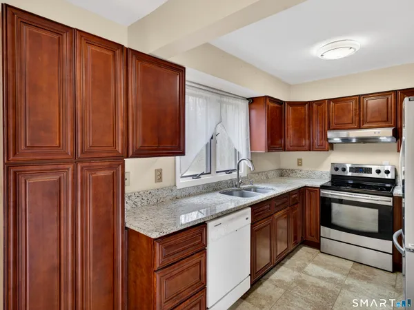 $2,500 | 20 Pons Road, Unit 20, Groton, CT 06355