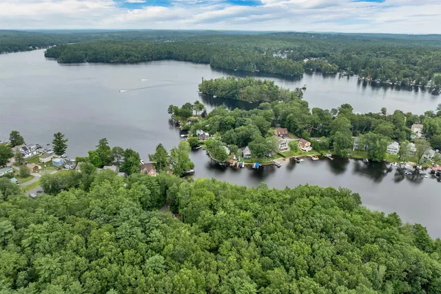 $794,900 | 19 Whitney Grove Road, Derry, NH 03038