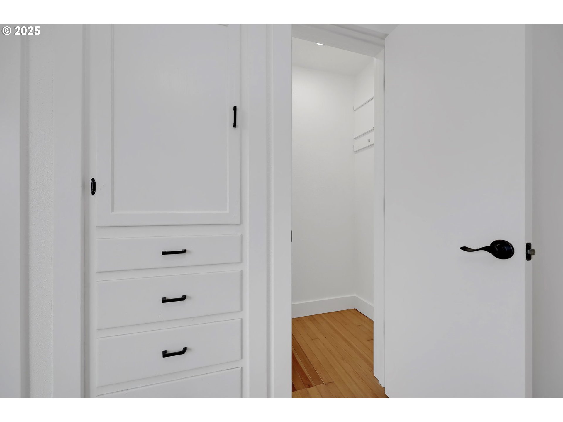 92910 River Road Junction City, OR 97448 - Photo 24 of 43 a view of a closet