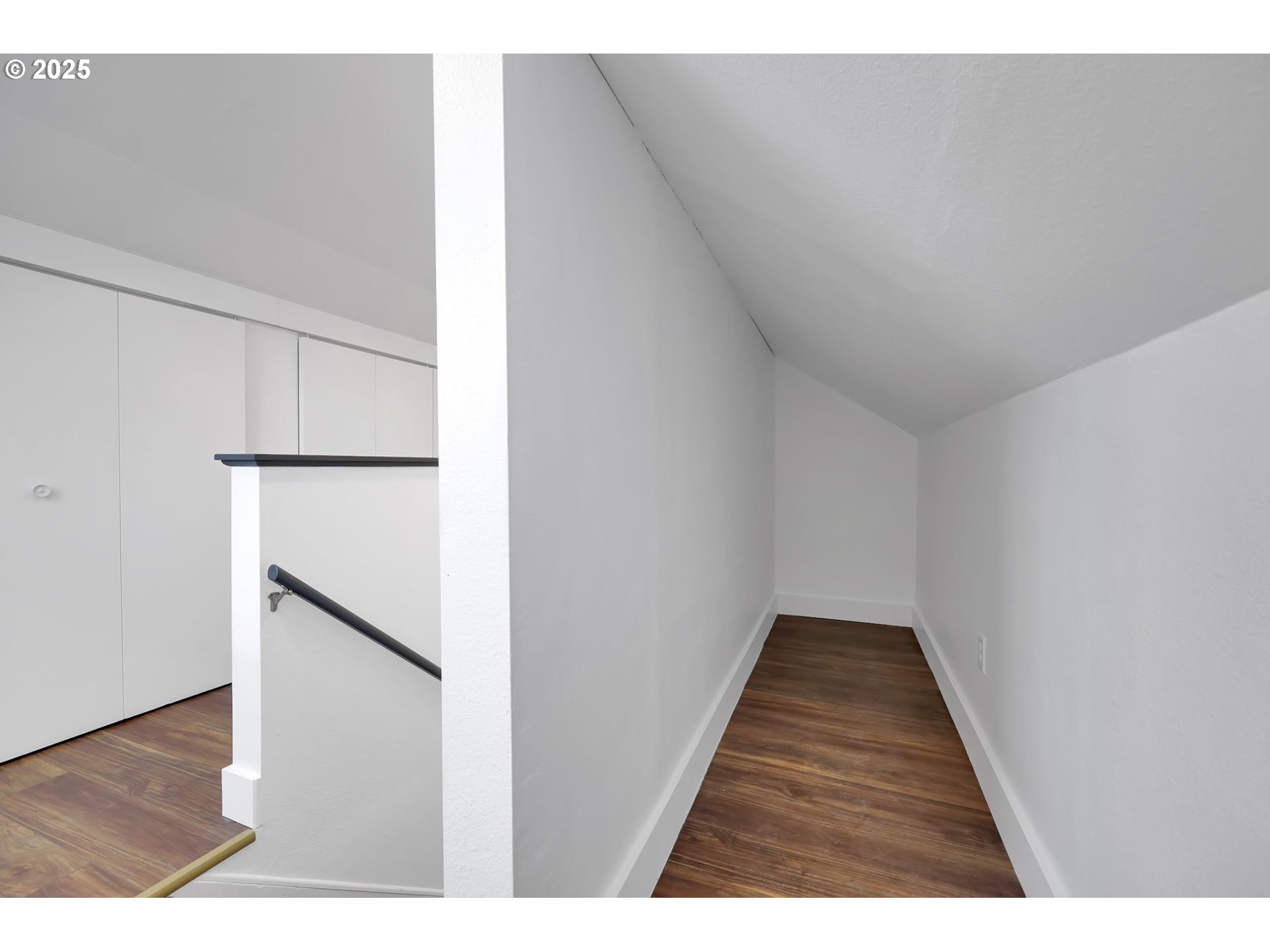 92910 River Road Junction City, OR 97448 - Photo 28 of 43 a view of a hallway with wooden floor