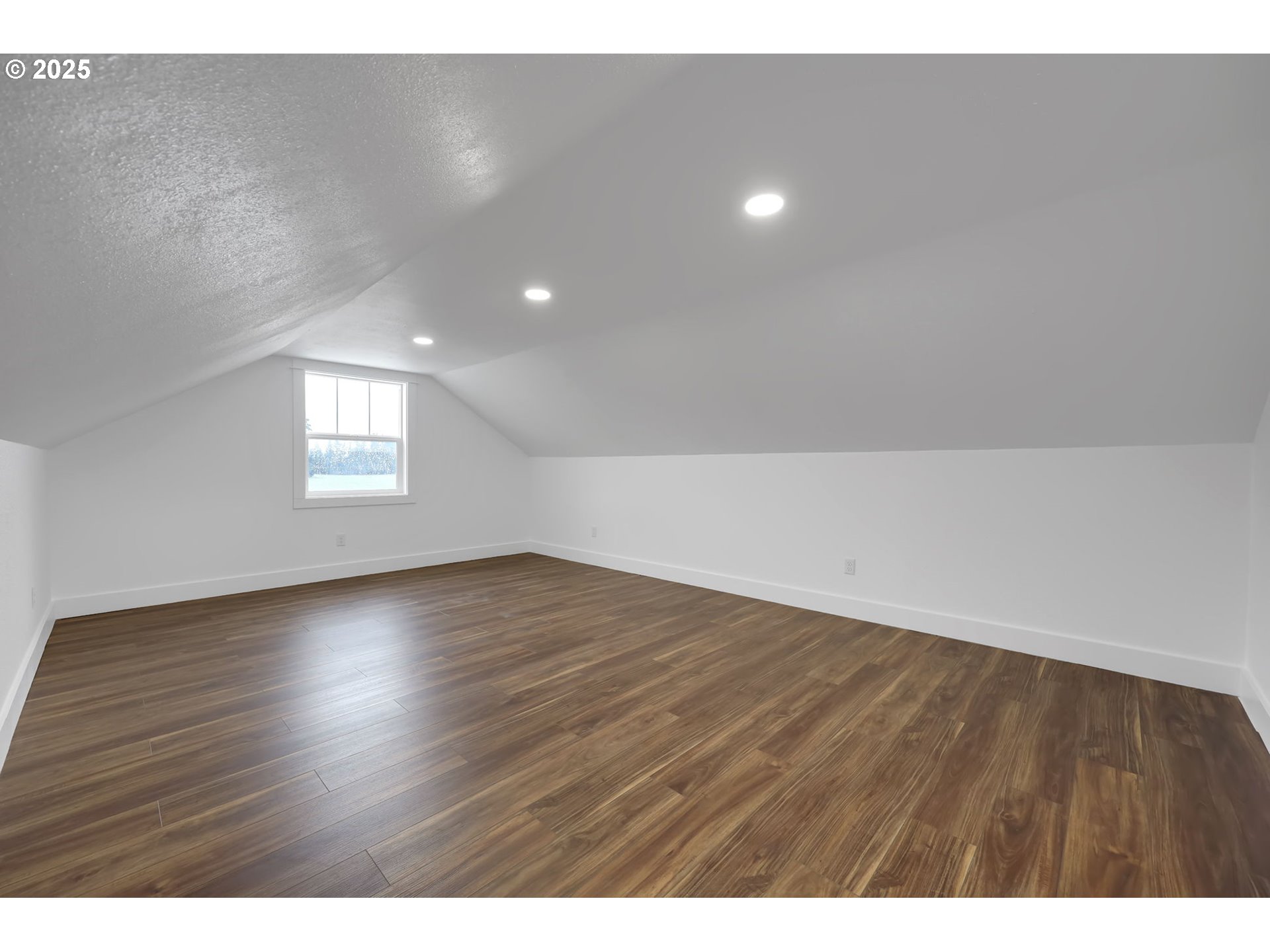 92910 River Road Junction City, OR 97448 - Photo 29 of 43 a view of an empty room and a window