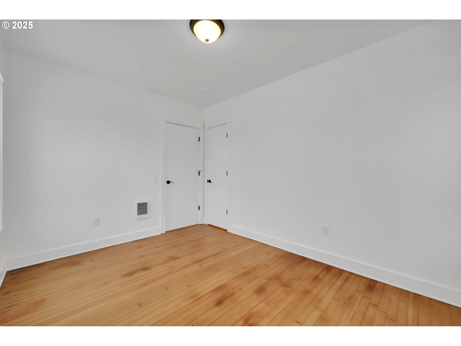 92910 River Road Junction City, OR 97448 - Photo 33 of 43 a view of an empty room