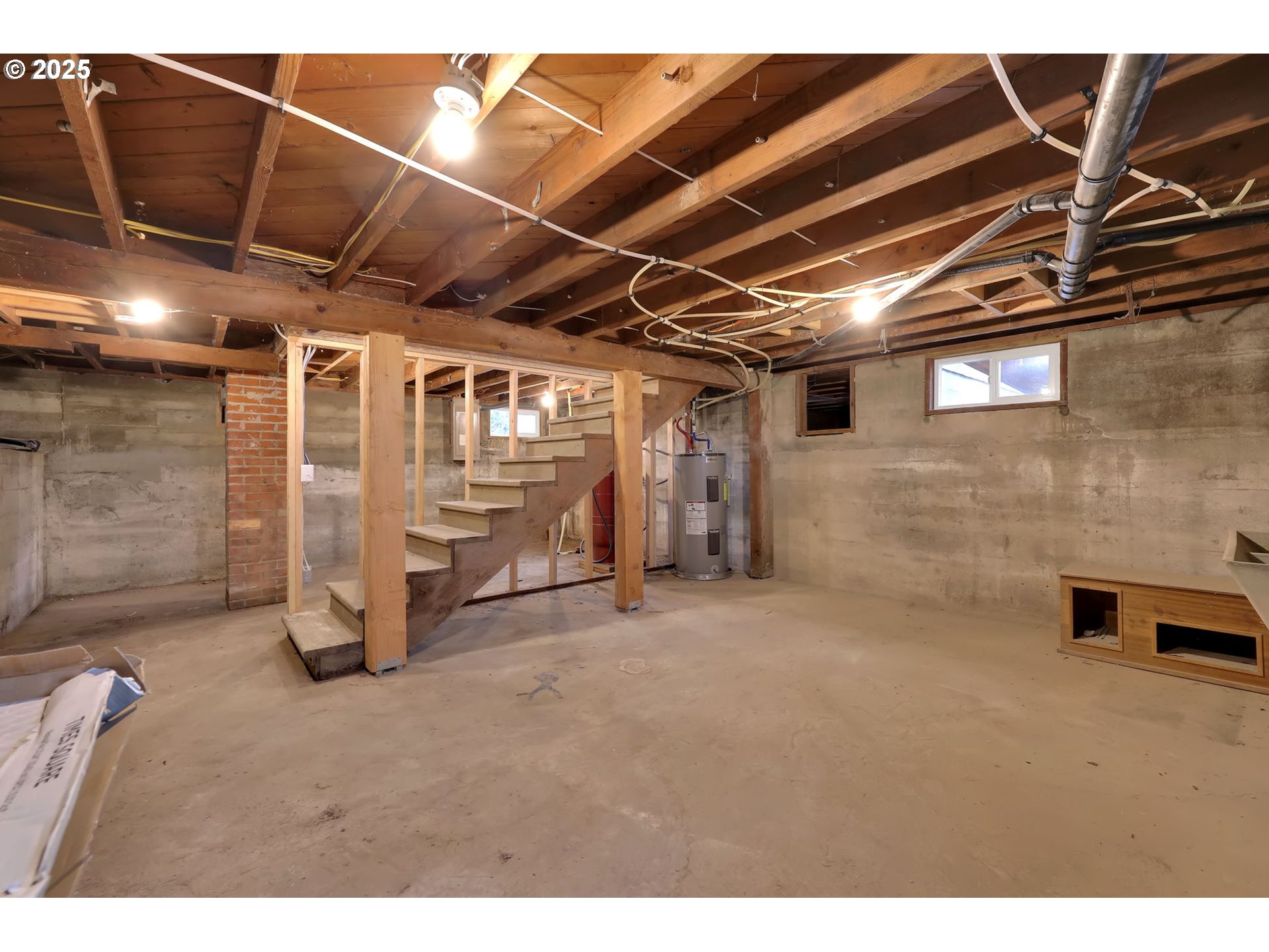 92910 River Road Junction City, OR 97448 - Photo 35 of 43 a view of a room with gym equipment