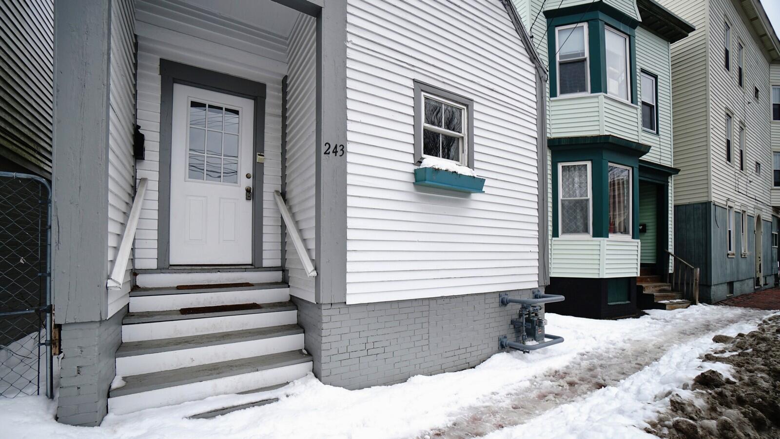 243 Spring Street Portland, ME 04102 - Photo 2 of 30 243 spring outside