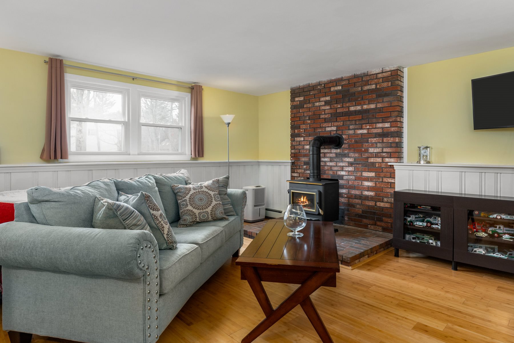 5 Oak Ridge Road Sandown, NH 03873 - Photo 23 of 38