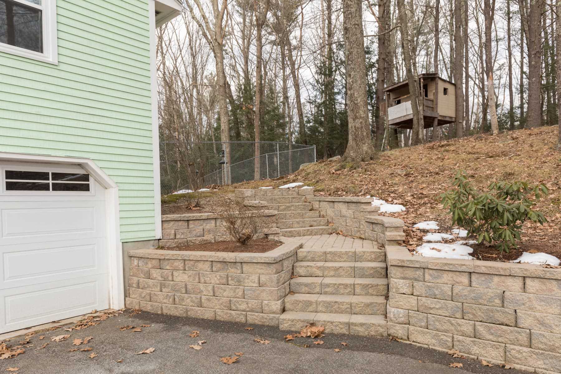 5 Oak Ridge Road Sandown, NH 03873 - Photo 31 of 38