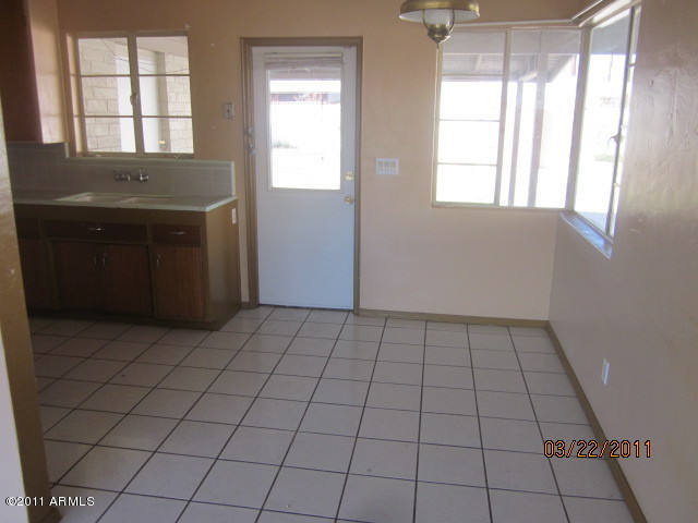 1906 East Granada Road Phoenix, AZ 85006 - Photo 3 of 9 3