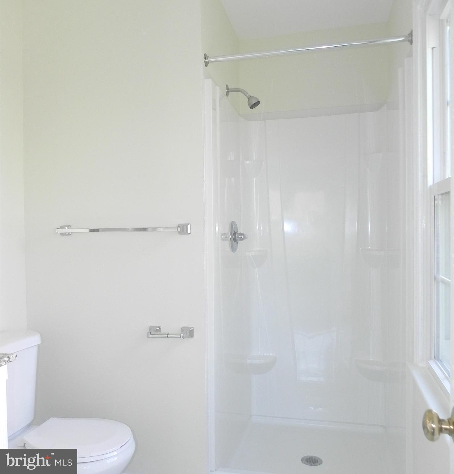 15 Redding Ridge Drive Gaithersburg, MD 20878 - Photo 12 of 30 Bath (Master)