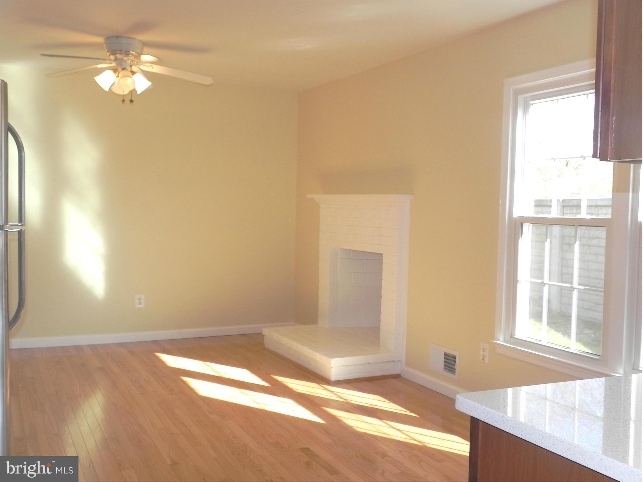 15 Redding Ridge Drive Gaithersburg, MD 20878 - Photo 9 of 30 Family Room
