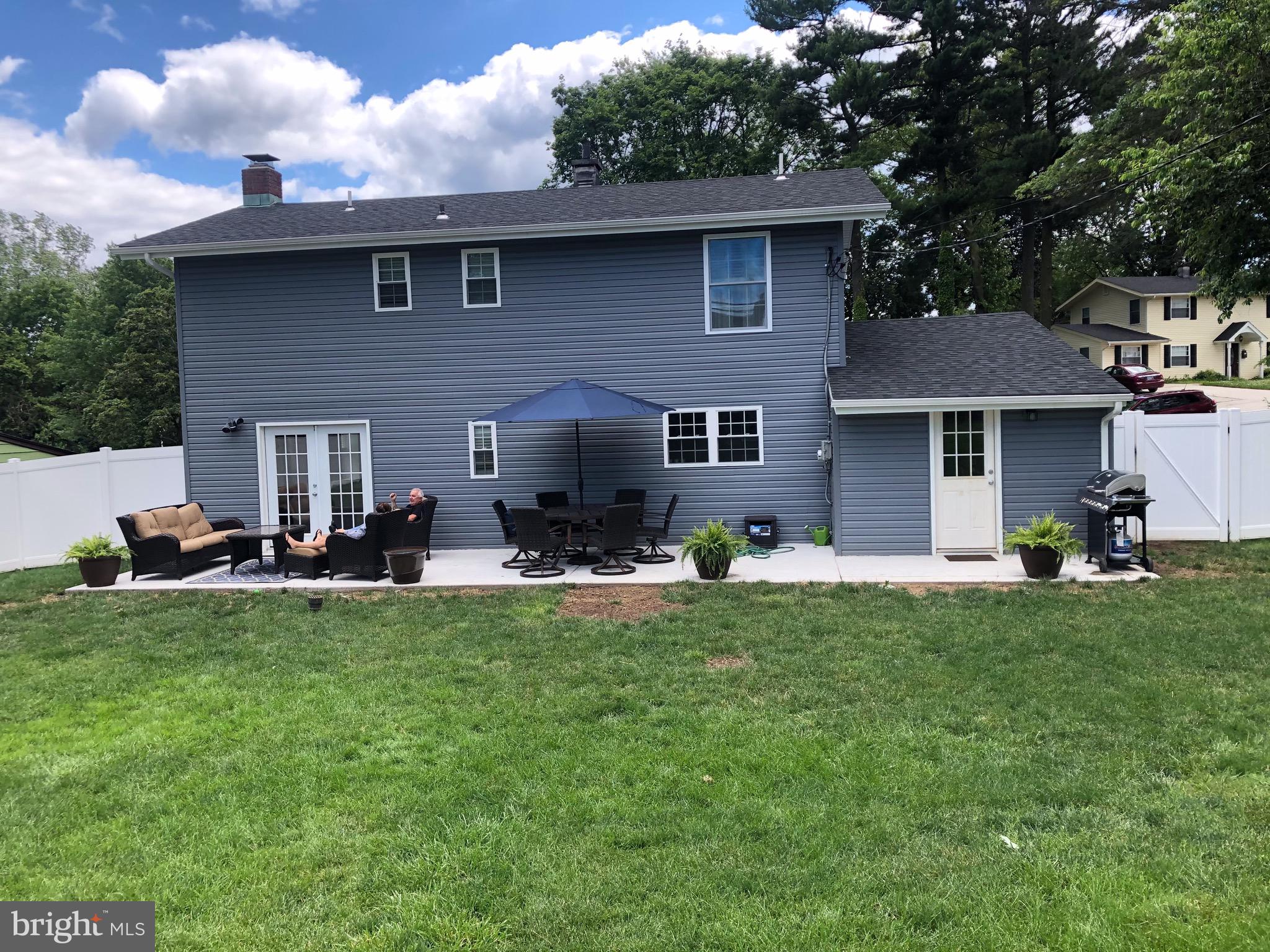67 Turf Road Levittown, PA 19056 - Photo 3 of 33 Large flat back yard, great for entertaining