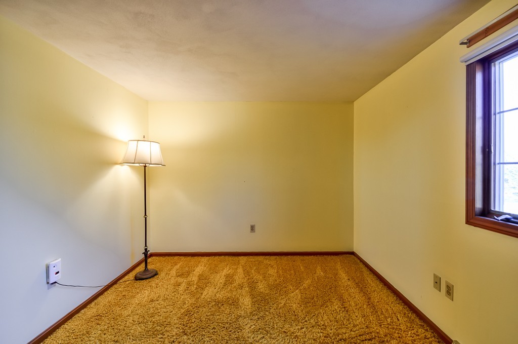 154 Whitehall Road Amesbury, MA 01913 - Photo 14 of 30 Gallery Image 14