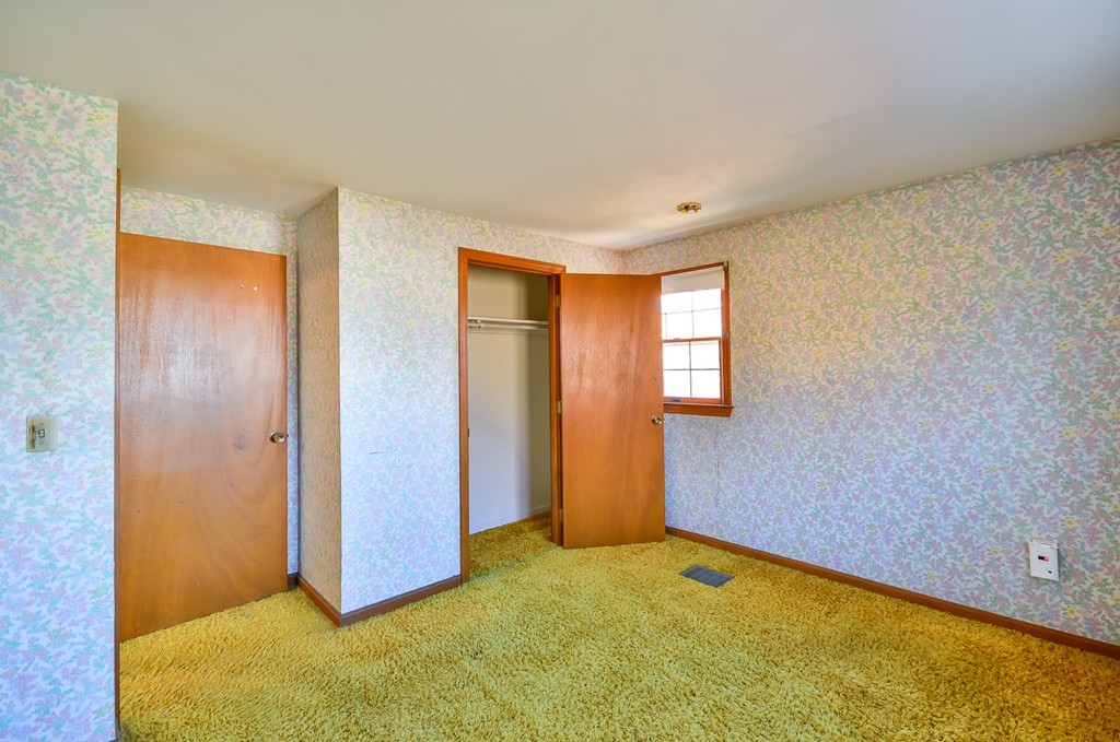 154 Whitehall Road Amesbury, MA 01913 - Photo 17 of 30 Gallery Image 17