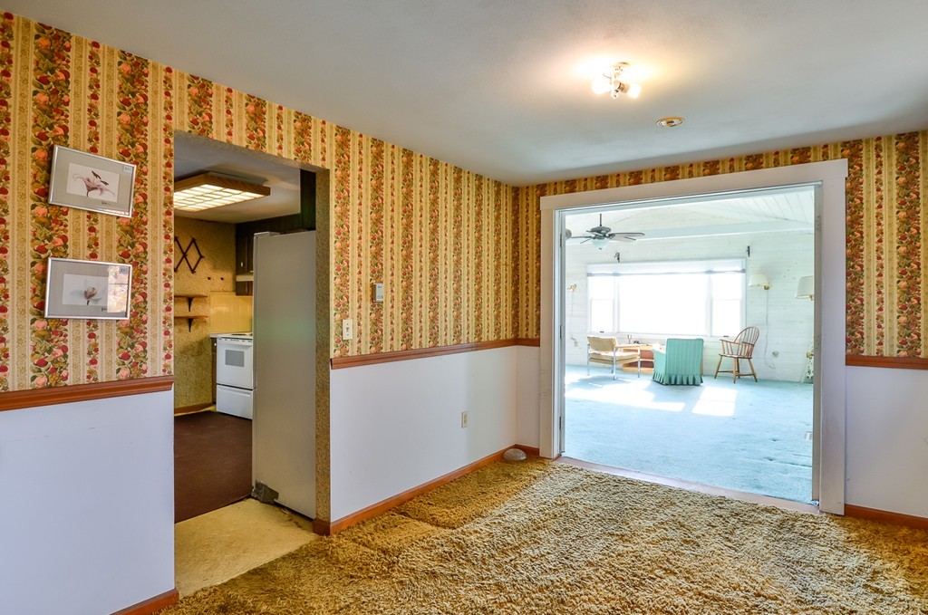 154 Whitehall Road Amesbury, MA 01913 - Photo 4 of 30 Gallery Image 4
