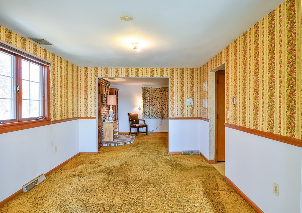 154 Whitehall Road Amesbury, MA 01913 - Photo 5 of 30 Gallery Image 5