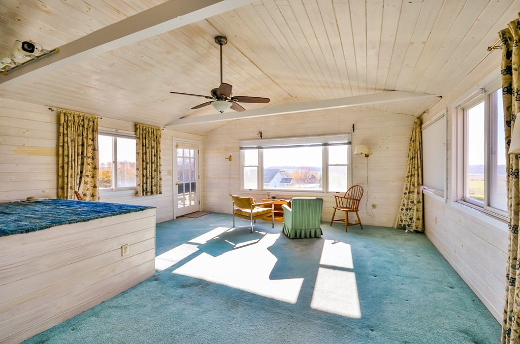 154 Whitehall Road Amesbury, MA 01913 - Photo 6 of 30 Gallery Image 6