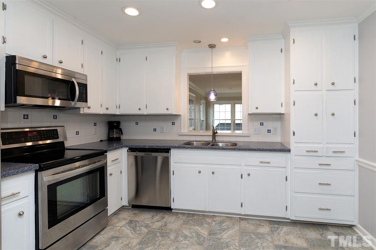 4700 Hiddenbrook Drive Raleigh, NC 27609 - Photo 5 of 29