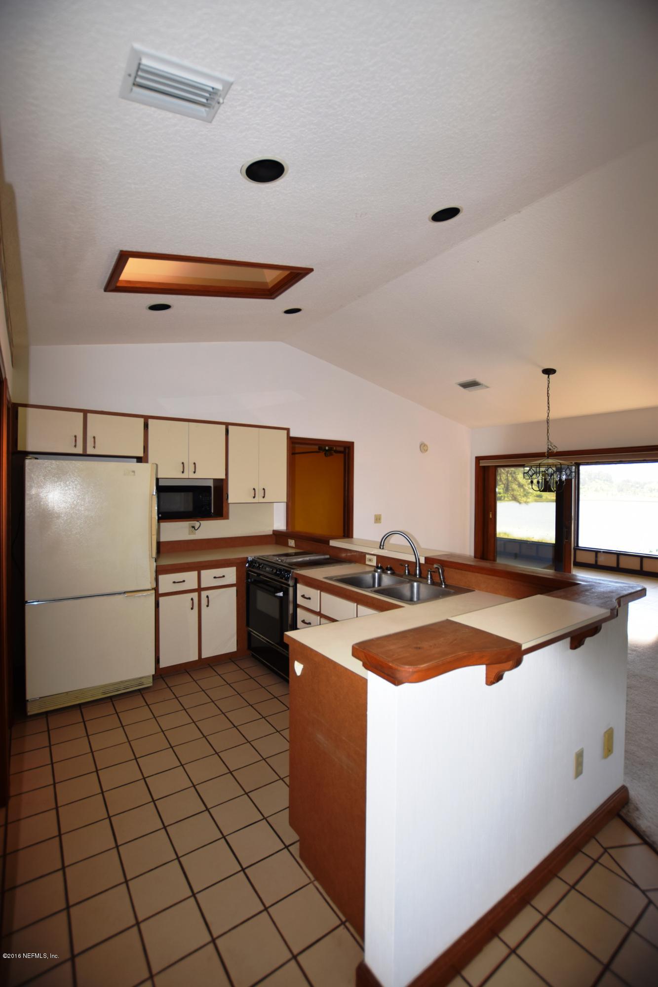 155 Silver Pond Road Crescent City, FL 32112 - Photo 6 of 27 kitchen