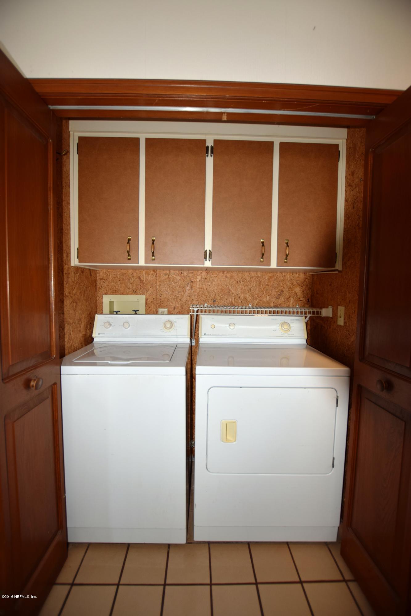 155 Silver Pond Road Crescent City, FL 32112 - Photo 8 of 27 laundry room