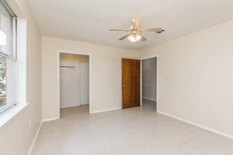 3369 Auburn Road Crestview, FL 32539 - Photo 19 of 33 a view of an empty room with a window