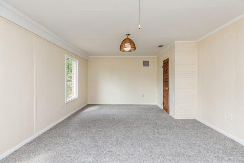 3369 Auburn Road Crestview, FL 32539 - Photo 27 of 33 a view of empty room with windows