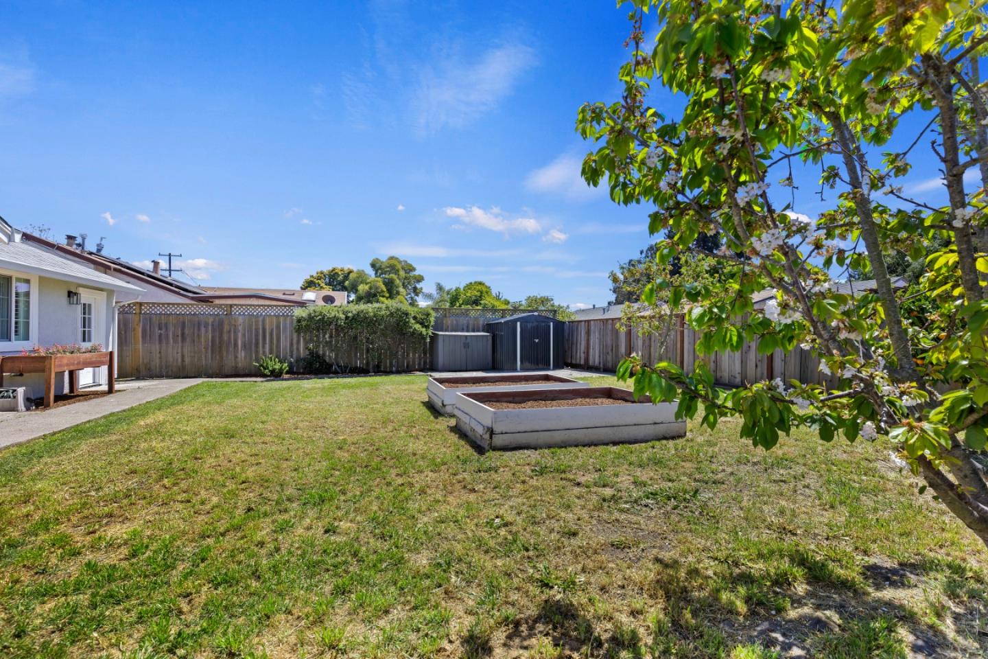 23131 Nevada Road Hayward, CA 94541 - Photo 25 of 28 a garden view with a seating space