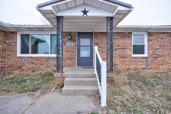 $210,000 | 310 East 22nd Street, Huntingburg, IN 47542