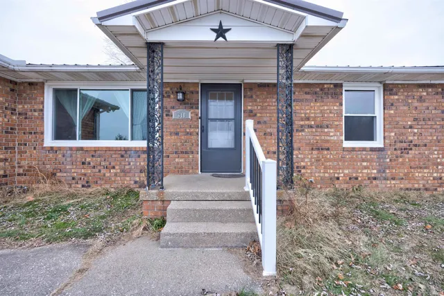 $220,000 | 310 East 22nd Street, Huntingburg, IN 47542