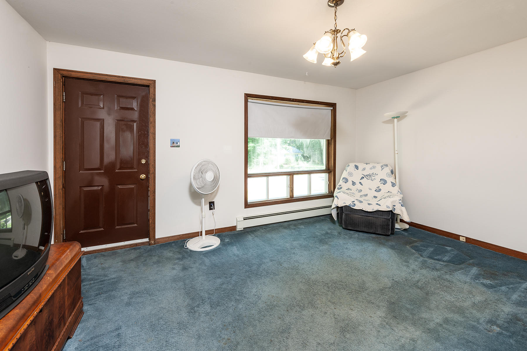 10 Dean Road York, ME 03909 - Photo 7 of 22 Living