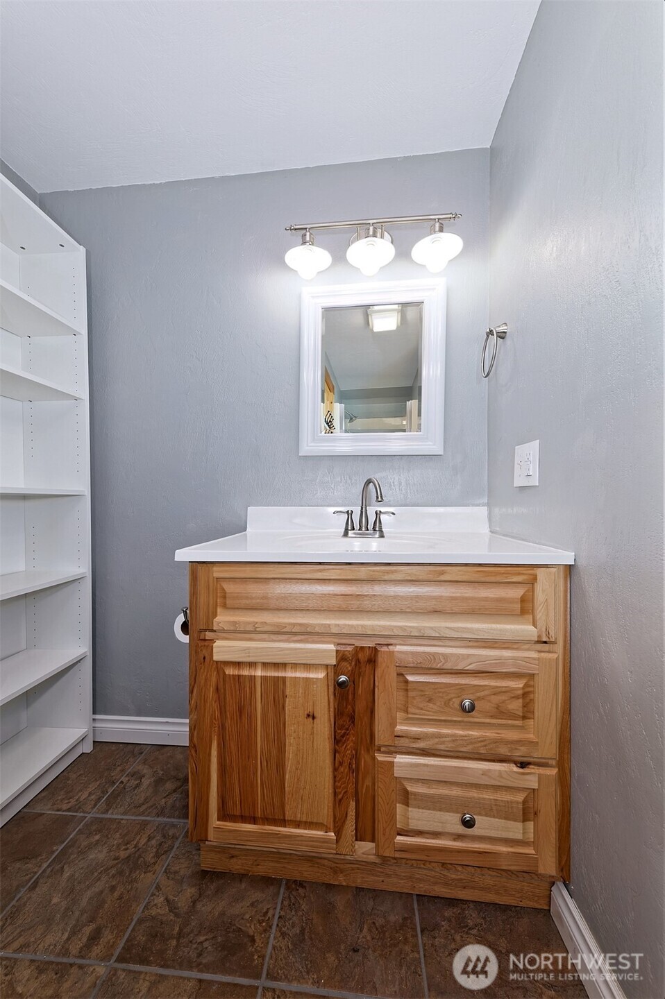 755 East Promontory Road Shelton, WA 98584 - Photo 17 of 37 Gallery Image 17